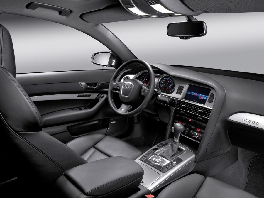 Интерьер Audi S6 Avant (4F, C6) 2006 года  (фото 7 из 35)